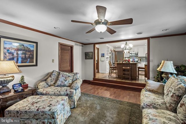 124 COOPERS KILL RD, Delran, NJ 08075