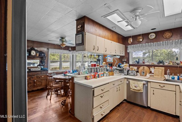 1132 Lake Mimosa Drive, Raymond, MS 39154