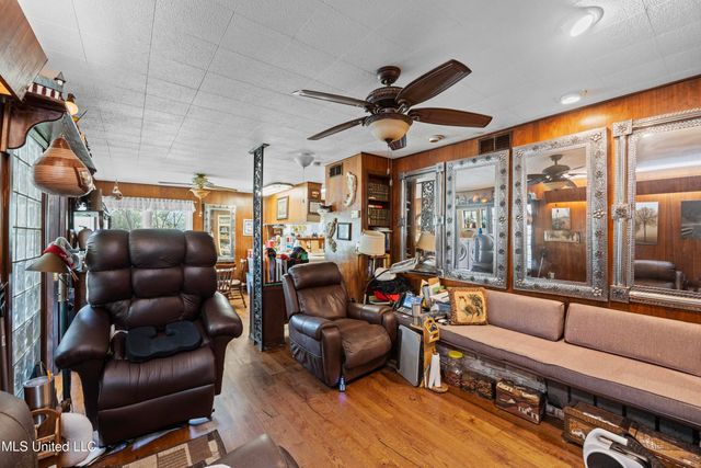 1132 Lake Mimosa Drive, Raymond, MS 39154