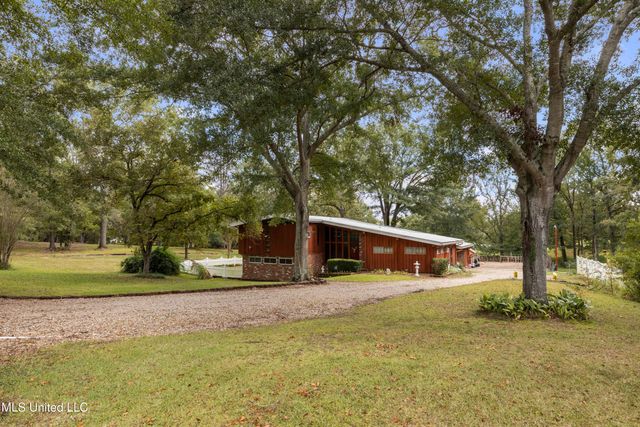 1132 Lake Mimosa Drive, Raymond, MS 39154