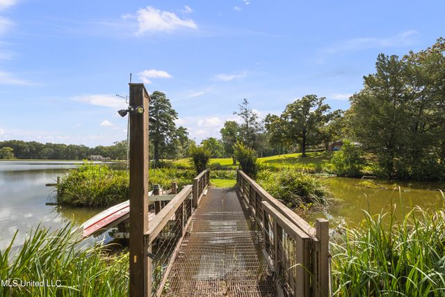 1132 Lake Mimosa Drive, Raymond, MS 39154