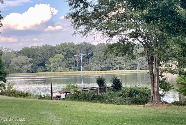 1132 Lake Mimosa Drive, Raymond, MS 39154