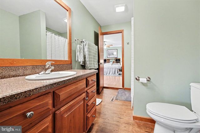 7833 DEWEY DR, Harrisburg, PA 17112