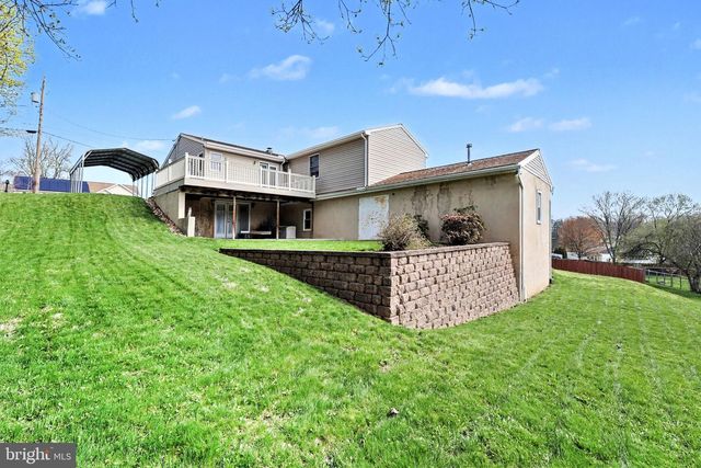 7833 DEWEY DR, Harrisburg, PA 17112