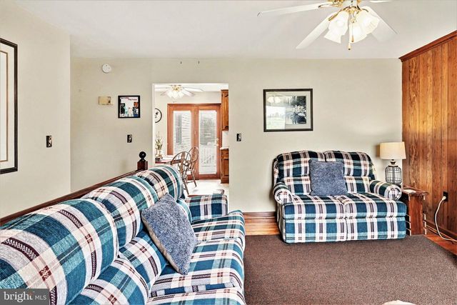 7833 DEWEY DR, Harrisburg, PA 17112