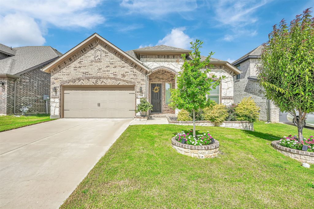 1348 Collett Sublett Road, Kennedale, TX 76060