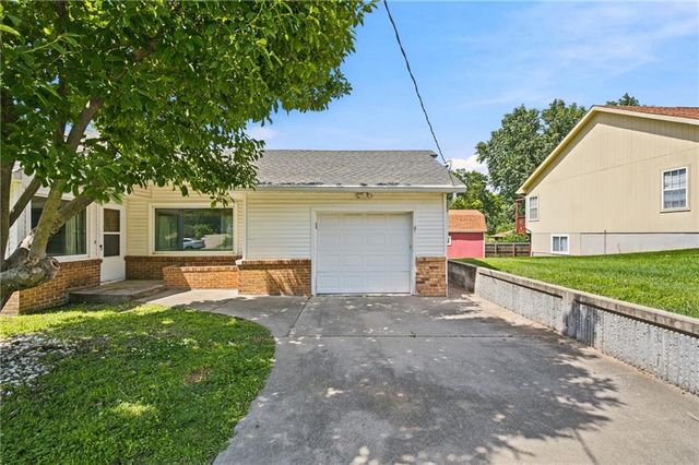 1830 Shawnee Street, Leavenworth, KS 66048