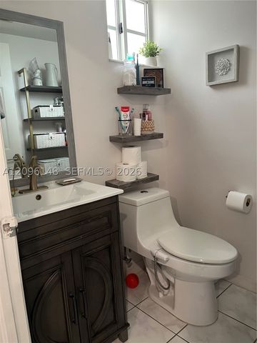 12035 SW 14th St 104, Miami, FL 33184