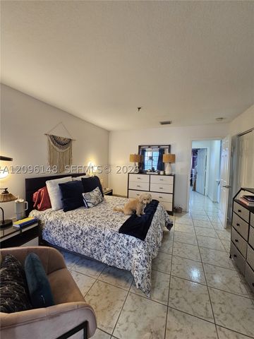 12035 SW 14th St 104, Miami, FL 33184