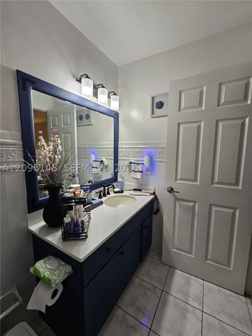 12035 SW 14th St 104, Miami, FL 33184