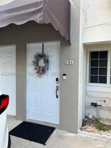 12035 SW 14th St 104, Miami, FL 33184