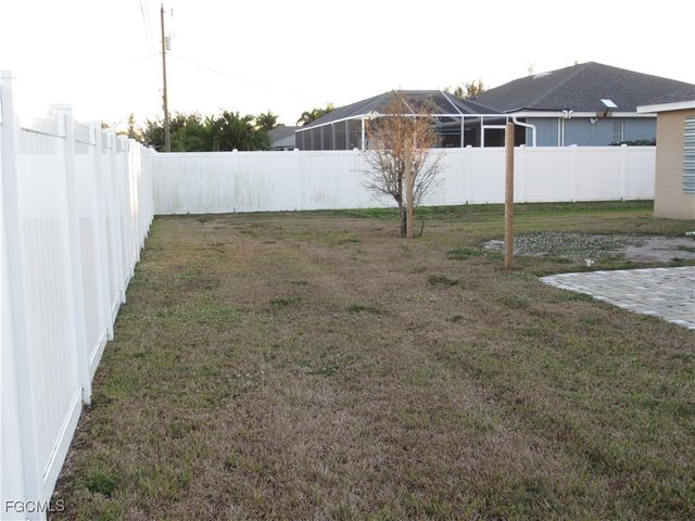 2709 SW 4th PL, Cape Coral, FL 33914