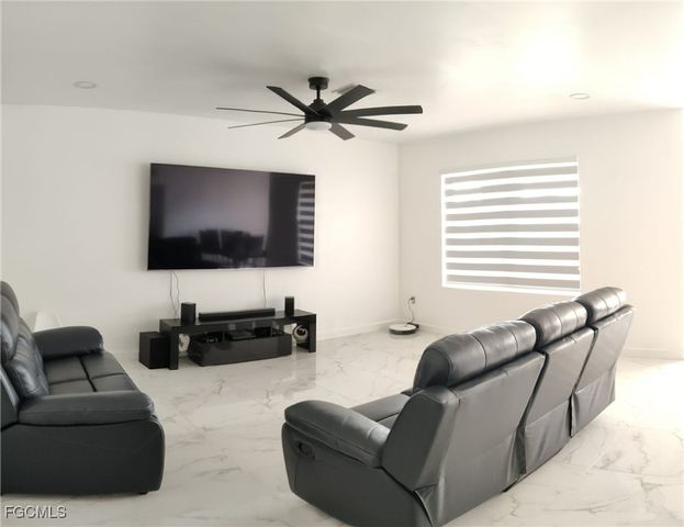 2709 SW 4th PL, Cape Coral, FL 33914