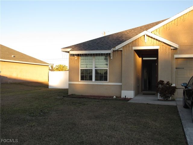 2709 SW 4th PL, Cape Coral, FL 33914