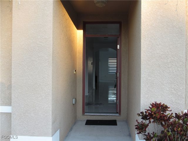 2709 SW 4th PL, Cape Coral, FL 33914