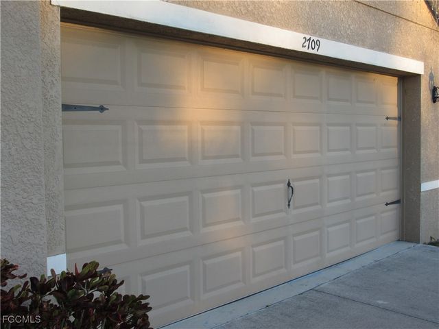 2709 SW 4th PL, Cape Coral, FL 33914