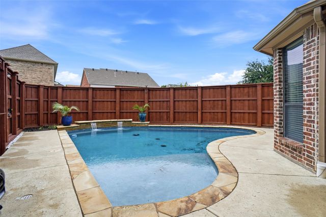1632 Flowers Drive, Carrollton, TX 75007