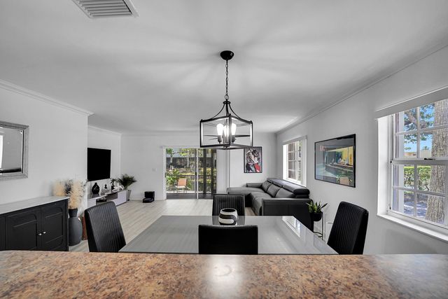 9499 NW 42nd Street, Sunrise, FL 33351