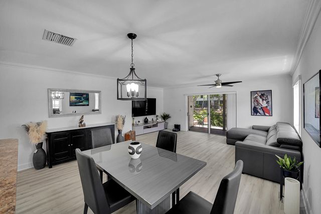 9499 NW 42nd Street, Sunrise, FL 33351