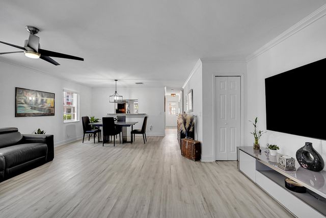 9499 NW 42nd Street, Sunrise, FL 33351