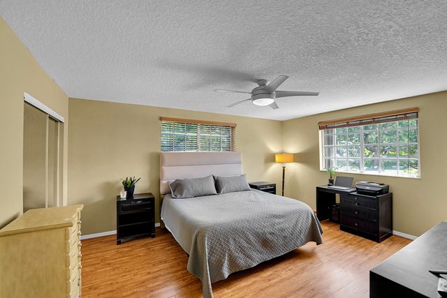 9499 NW 42nd Street, Sunrise, FL 33351