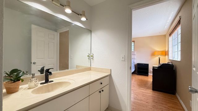 9499 NW 42nd Street, Sunrise, FL 33351