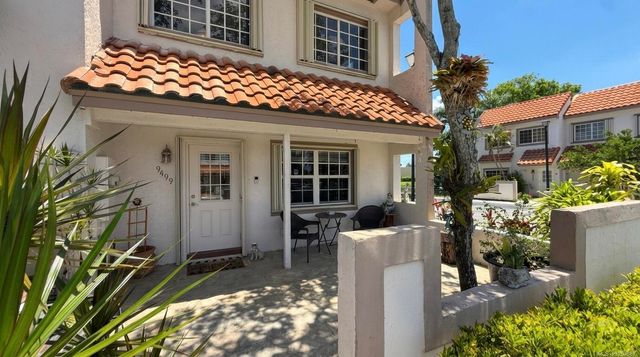 9499 NW 42nd Street, Sunrise, FL 33351