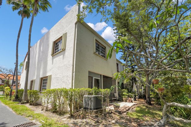 9499 NW 42nd Street, Sunrise, FL 33351