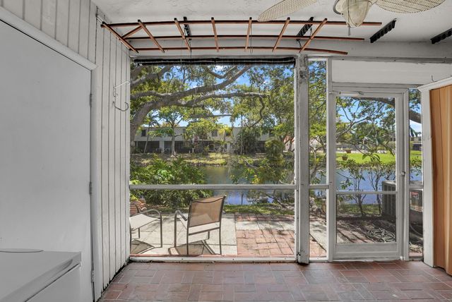 9499 NW 42nd Street, Sunrise, FL 33351