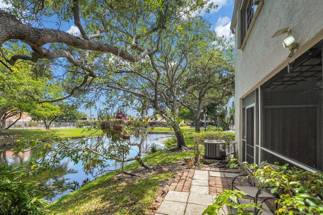 9499 NW 42nd Street, Sunrise, FL 33351