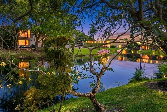 9499 NW 42nd Street, Sunrise, FL 33351