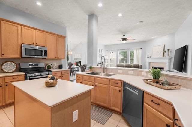 18502 Cascade Timbers Lane, Tomball, TX 77377