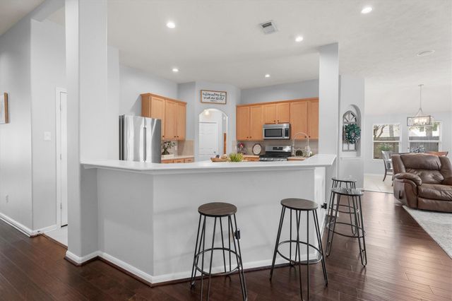 18502 Cascade Timbers Lane, Tomball, TX 77377