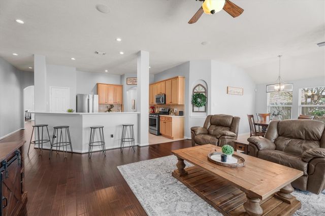 18502 Cascade Timbers Lane, Tomball, TX 77377