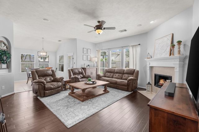 18502 Cascade Timbers Lane, Tomball, TX 77377