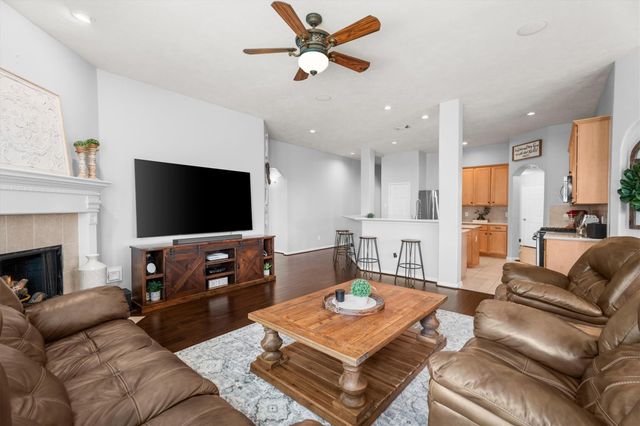 18502 Cascade Timbers Lane, Tomball, TX 77377