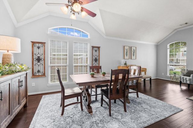 18502 Cascade Timbers Lane, Tomball, TX 77377