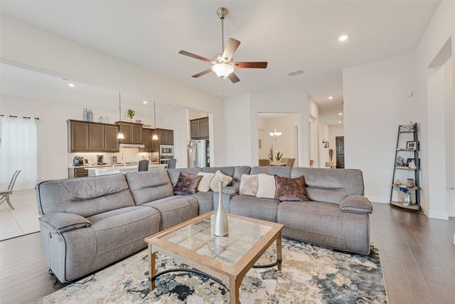 2610 Fawn Valley Avenue, Midlothian, TX 76065