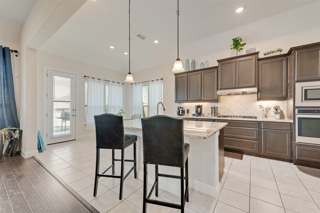 2610 Fawn Valley Avenue, Midlothian, TX 76065