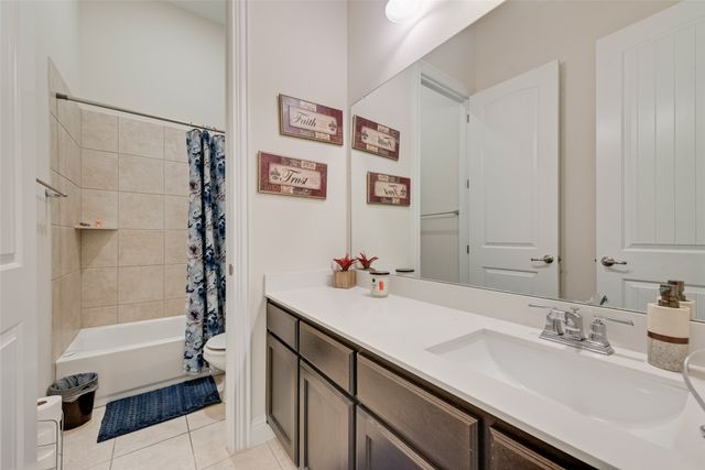 2610 Fawn Valley Avenue, Midlothian, TX 76065