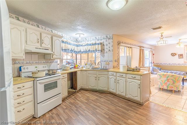 1318 Deer Park Court, Sebring, FL 33872