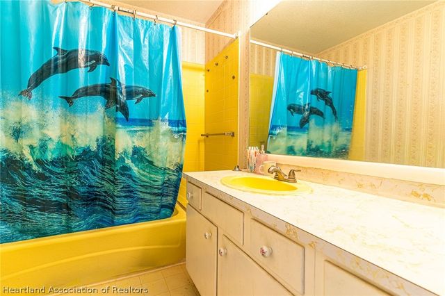 1318 Deer Park Court, Sebring, FL 33872