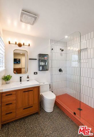5245 Ventura Canyon Avenue, Van Nuys, CA 91401