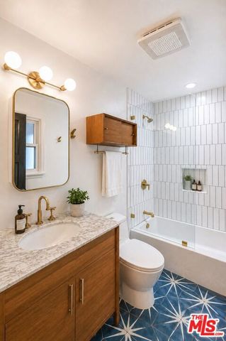5245 Ventura Canyon Avenue, Van Nuys, CA 91401