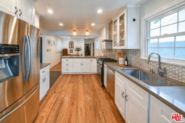 5245 Ventura Canyon Avenue, Van Nuys, CA 91401