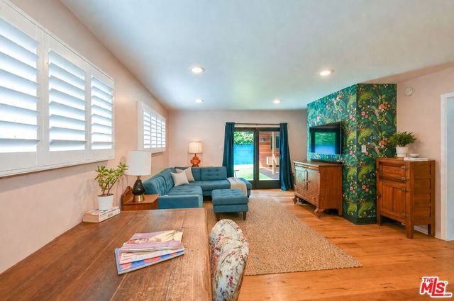 5245 Ventura Canyon Avenue, Van Nuys, CA 91401