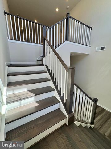 19 TROUT LILY RD, Ranson, WV 25438