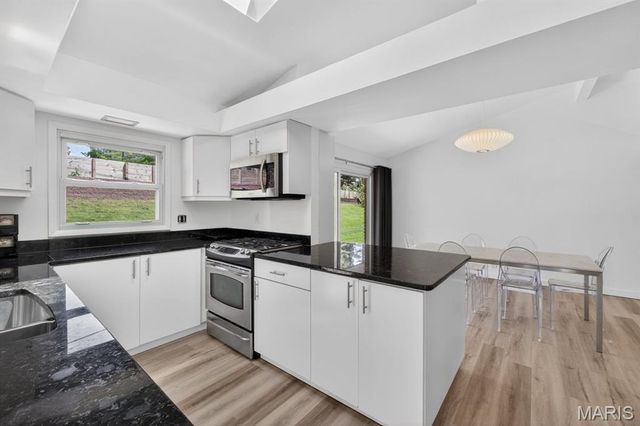 2 Sunswept Drive, St Louis, MO 63141