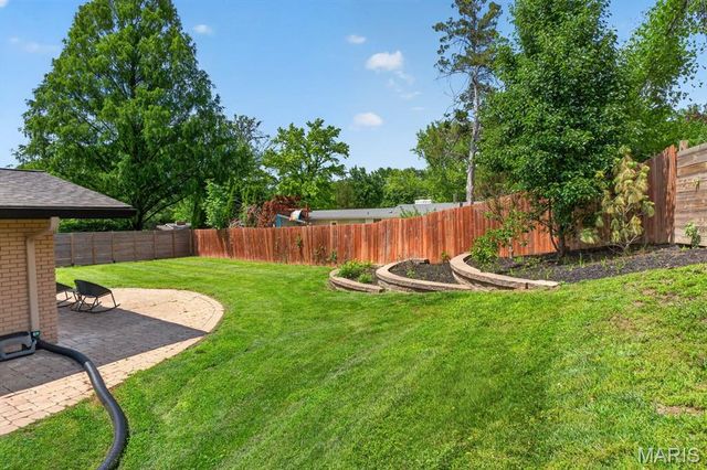 2 Sunswept Drive, St Louis, MO 63141