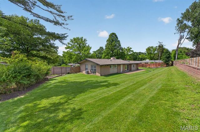 2 Sunswept Drive, St Louis, MO 63141